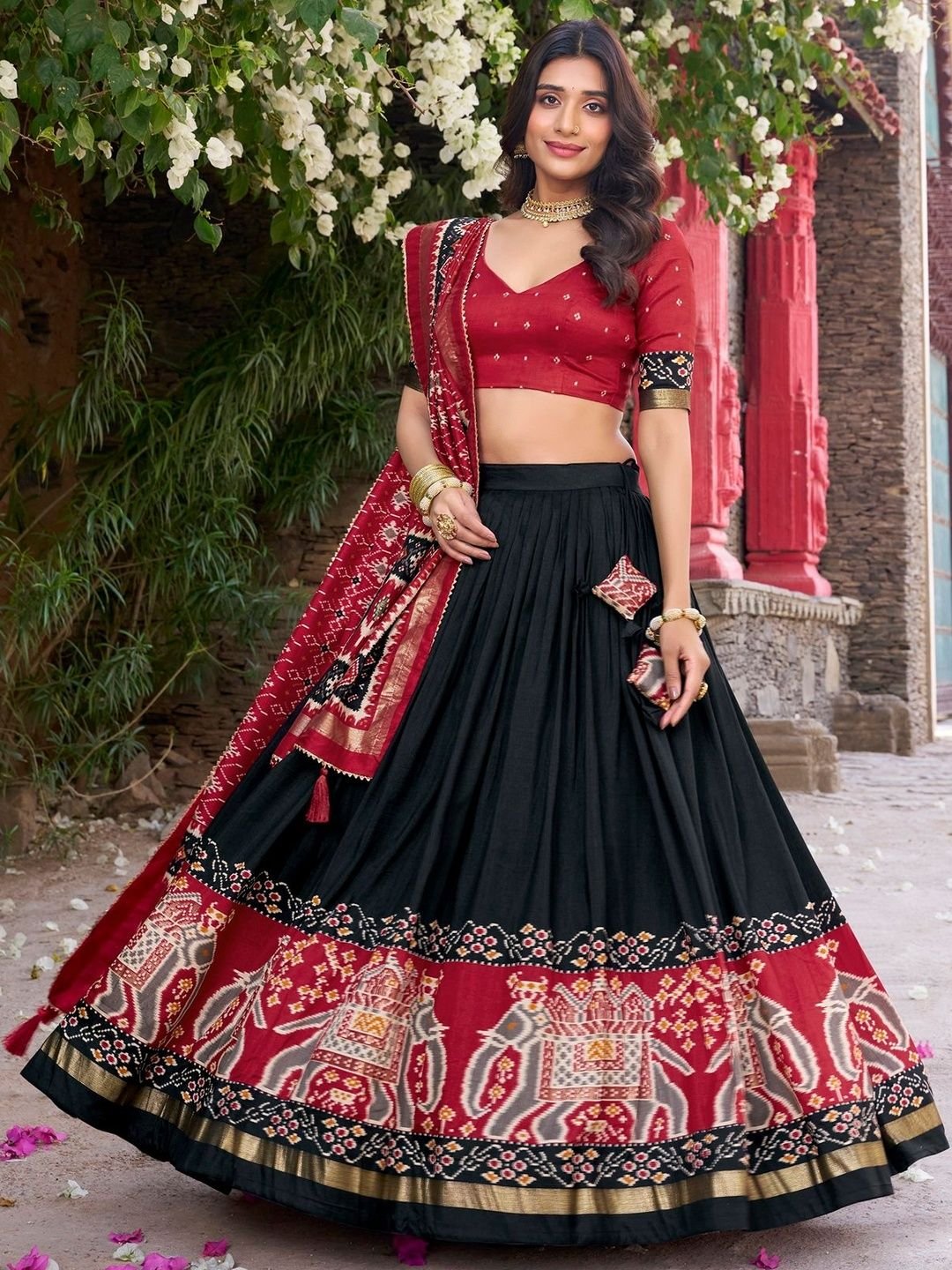 House of Pataudi Printed V-Neck Flared Lehenga Choli