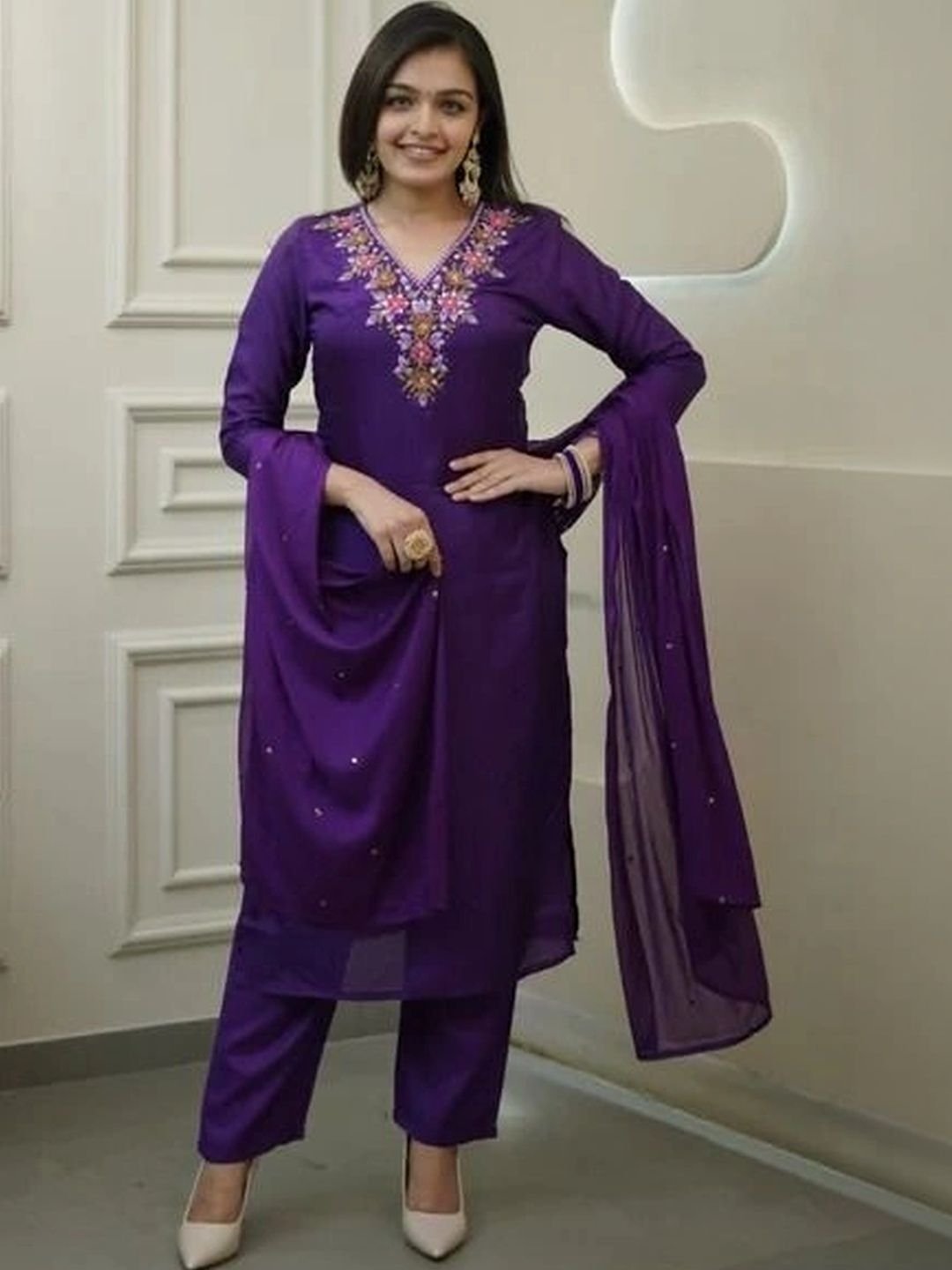NILHARI Ethnic Motifs Embroidered V-Neck Thread Work Thread Work Kurti
