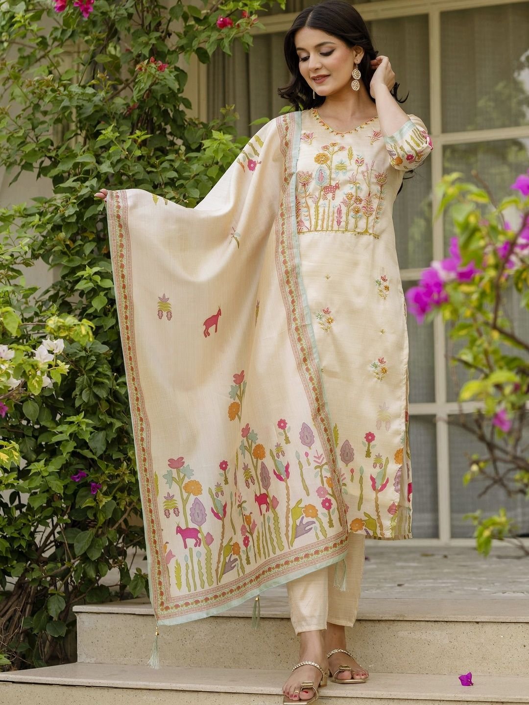 SAVALIYA CREATION Botanical Embroidered V-Neck Kurti