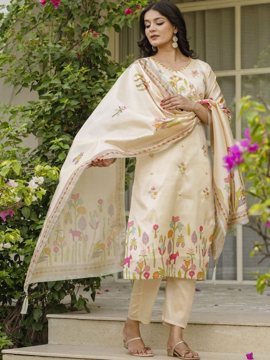 SAVALIYA CREATION Botanical Embroidered V-Neck Kurti - Image 4