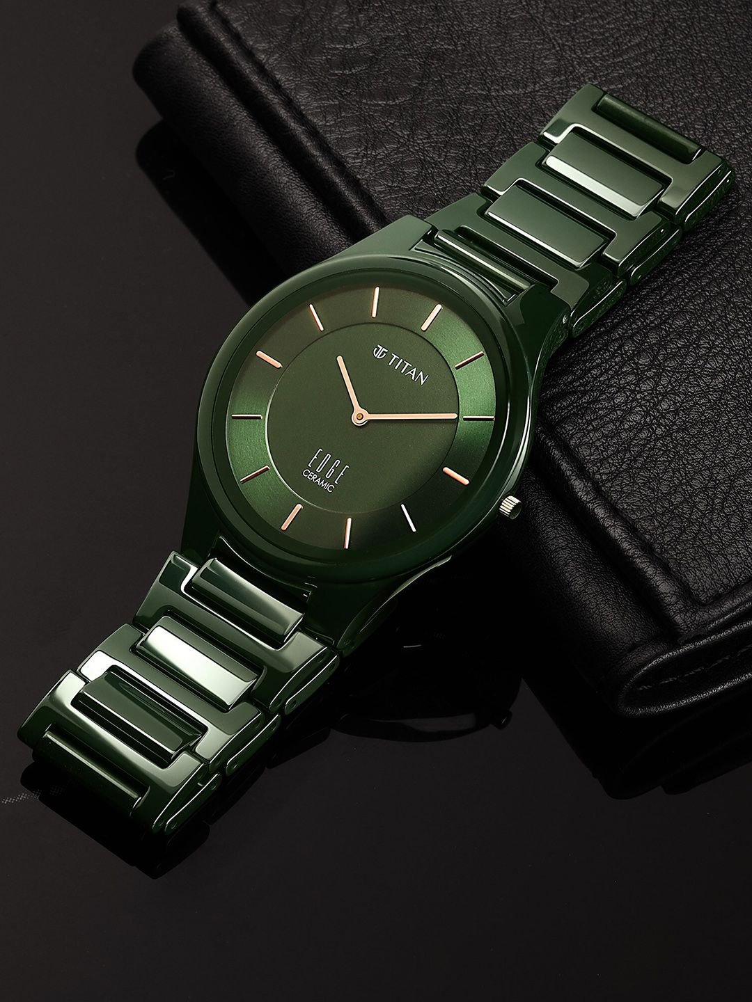 Edge Ceramic Quartz Analog With Green Dial Watch For Men - Nt1696qc06