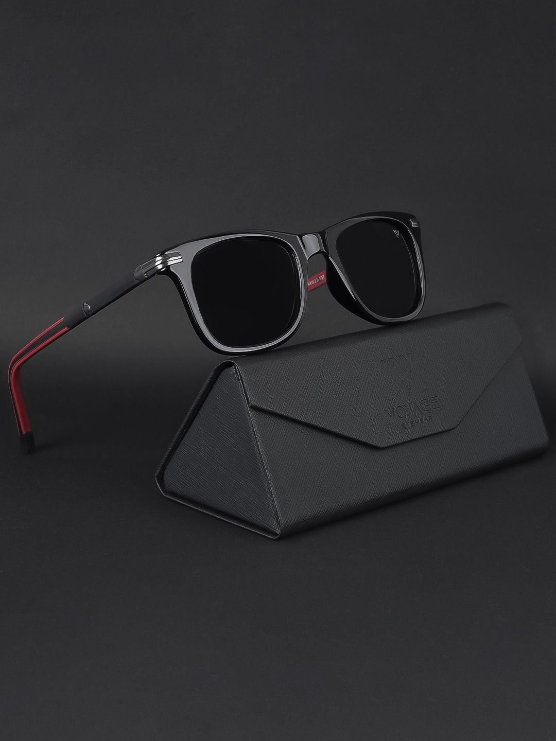Unisex Wayfarer Sunglasses with Polarised and UV Protected Lens 1031PMG3966Z