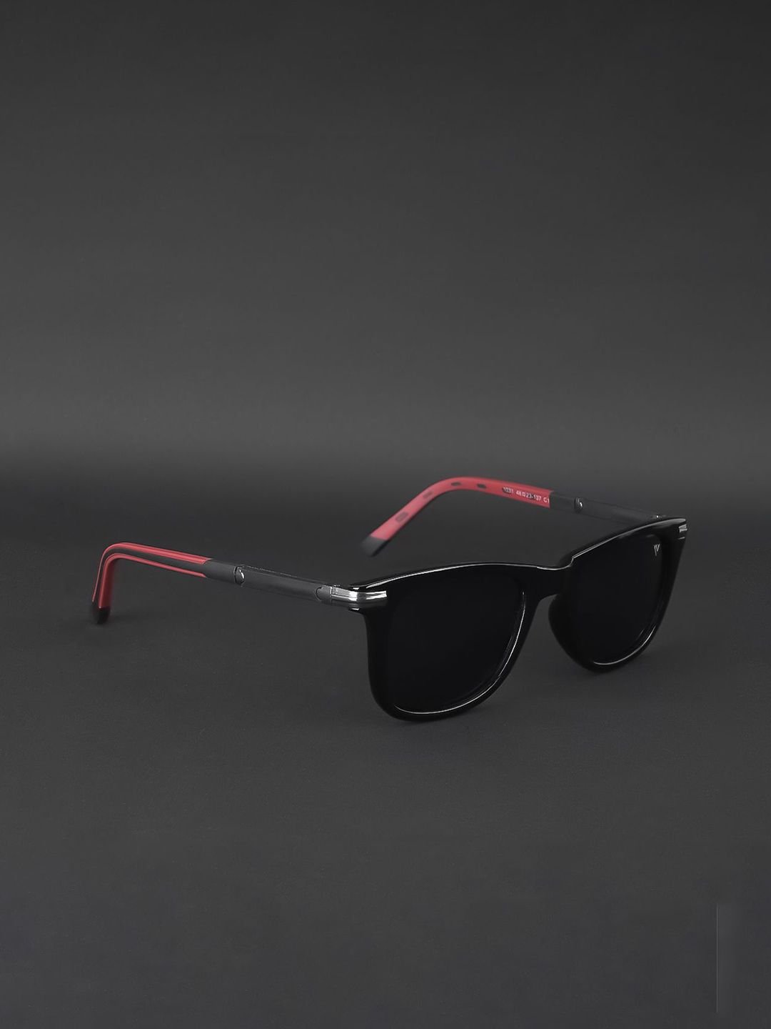 Unisex Wayfarer Sunglasses with Polarised and UV Protected Lens 1031PMG3966Z - Image 2