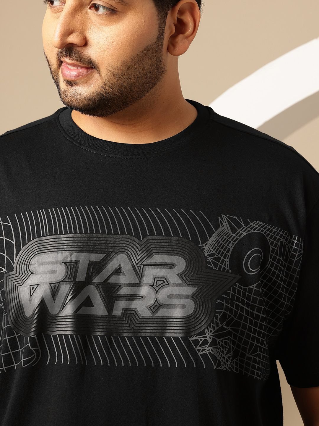 Sztori Plus Size Star War Print T-shirt - Image 2