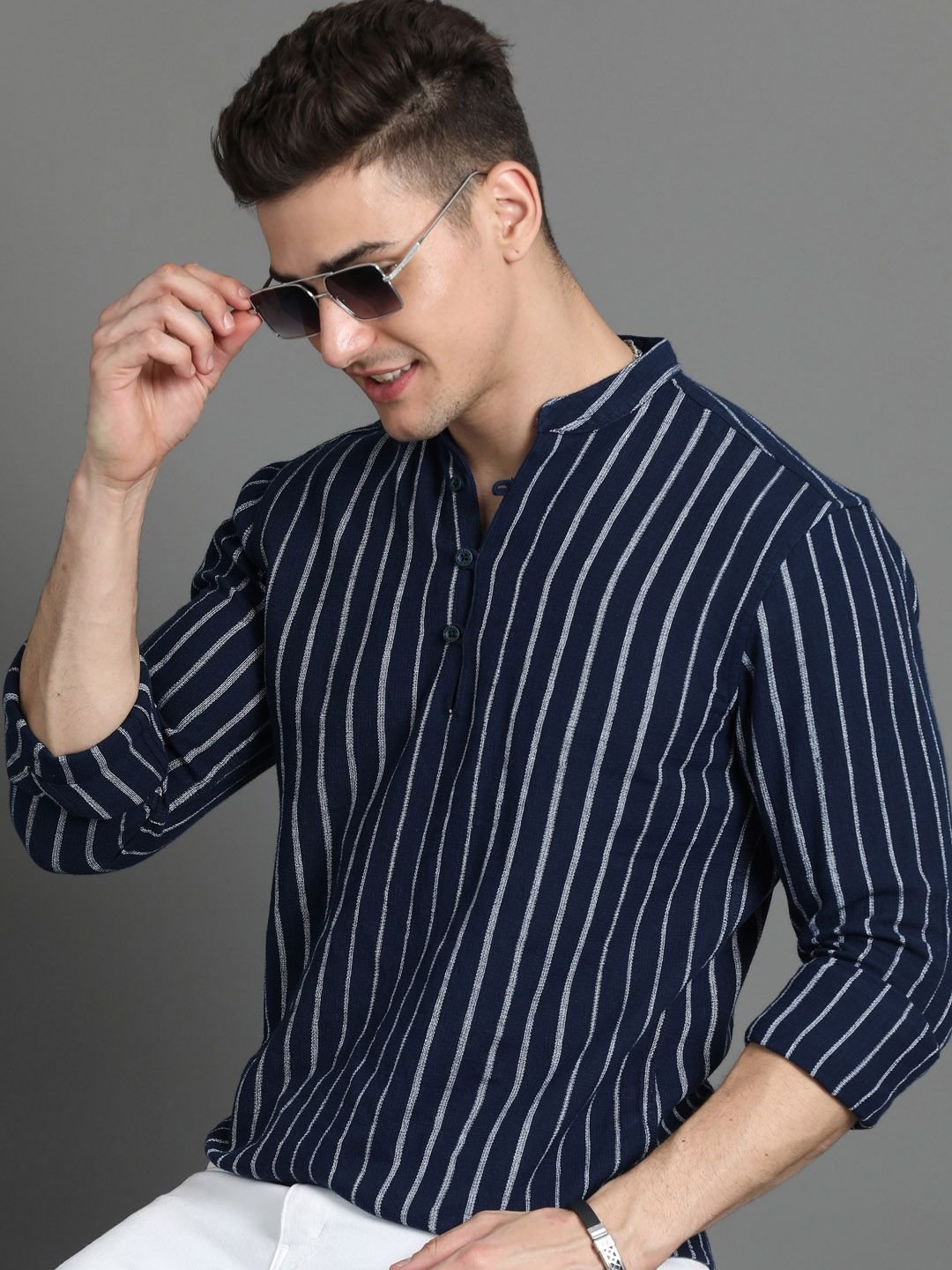 Mandarin Collar Printed Flared Sleeves Thread Work Cotton Short Kurta