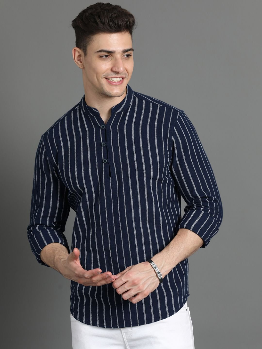 Mandarin Collar Printed Flared Sleeves Thread Work Cotton Short Kurta - Image 3