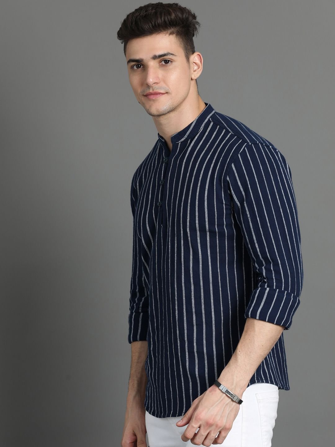 Mandarin Collar Printed Flared Sleeves Thread Work Cotton Short Kurta - Image 4