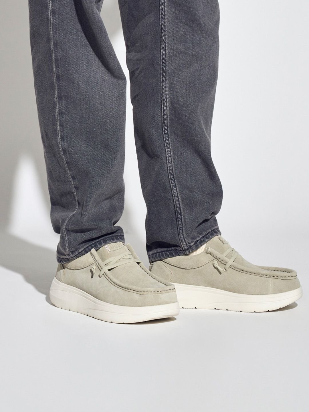Men Lace-Ups Round Toe Sneakers