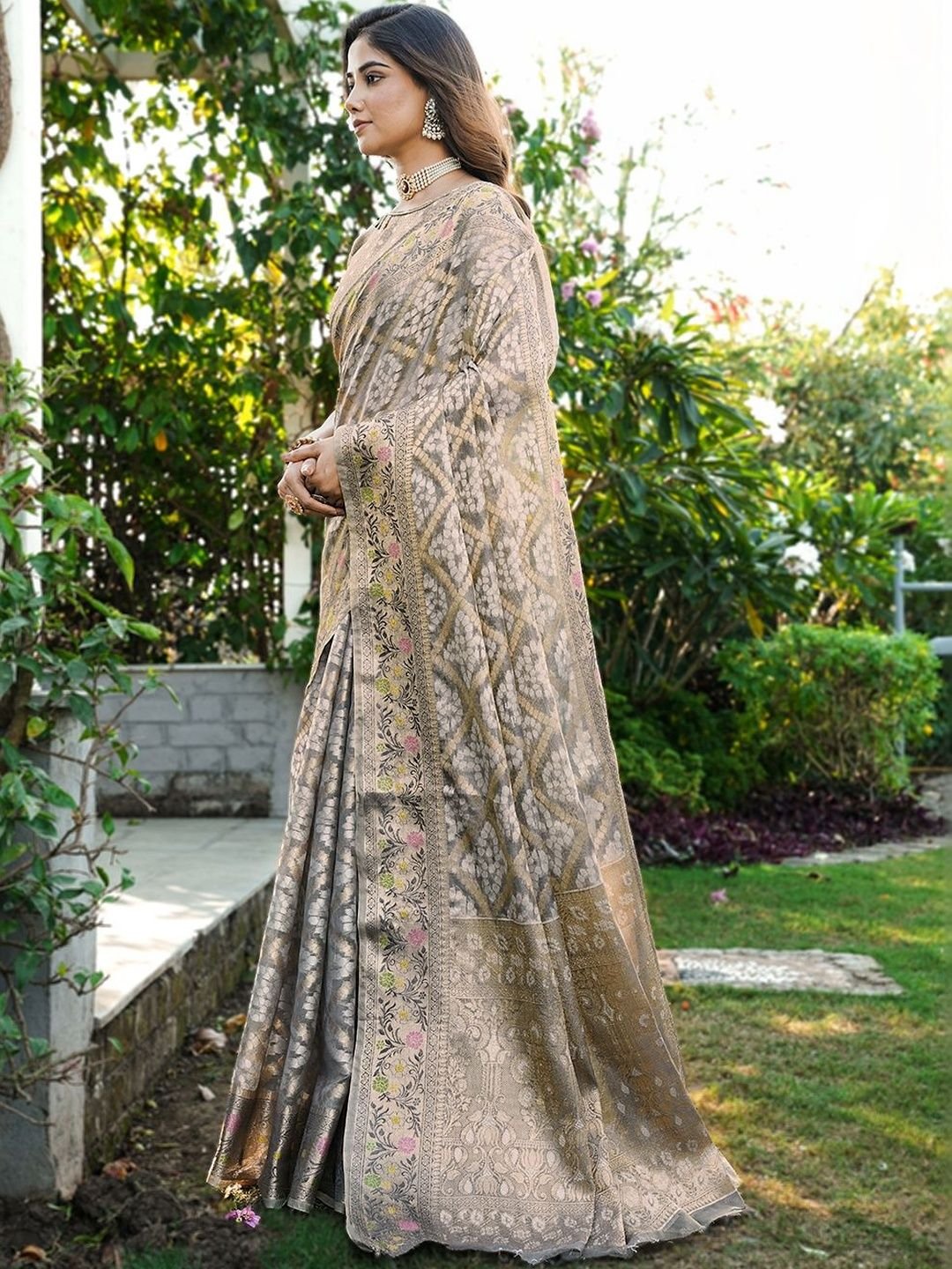ELITE WEAVES Woven Design Zari Organza Patola Saree - Image 2