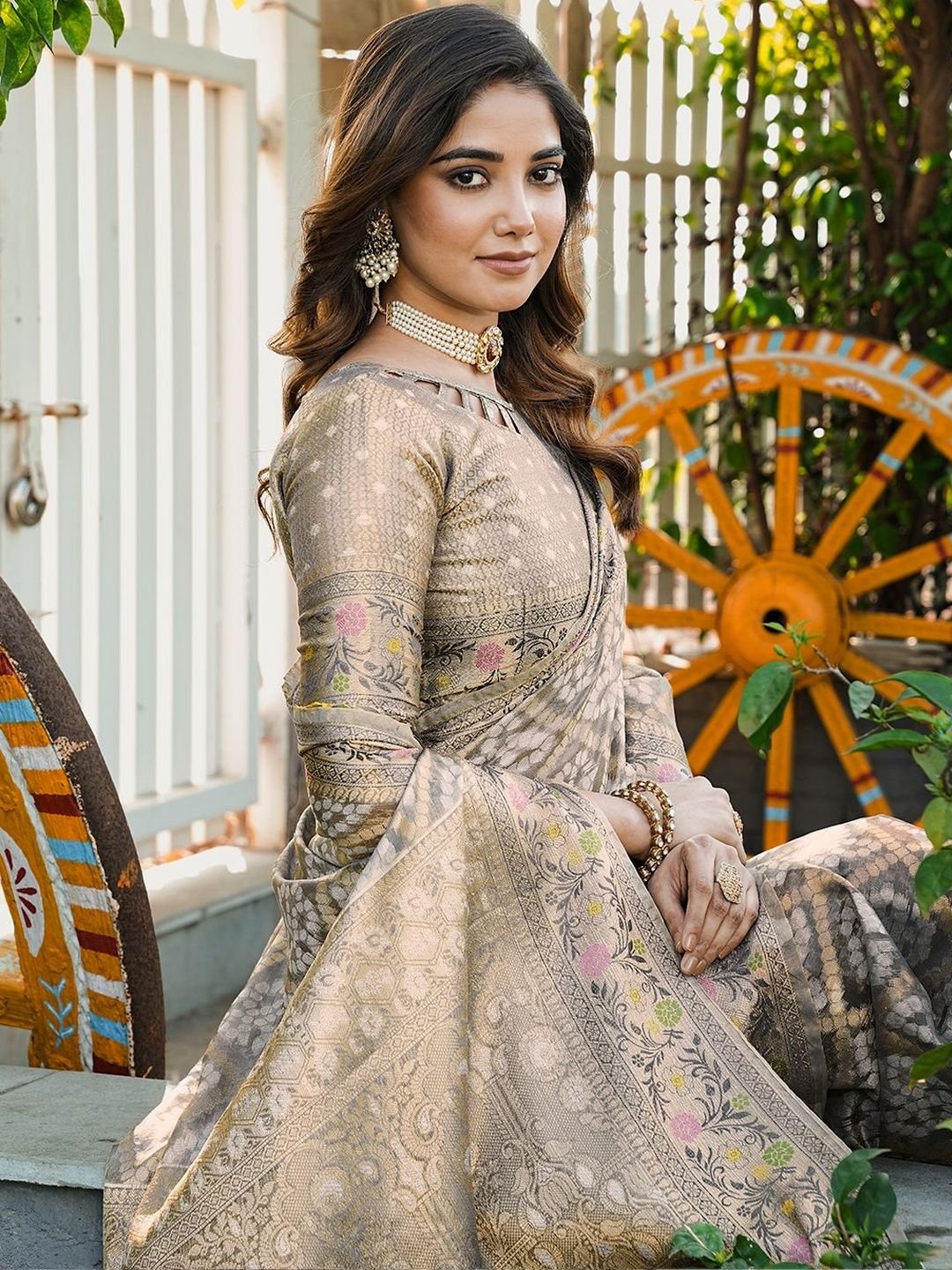 ELITE WEAVES Woven Design Zari Organza Patola Saree - Image 3