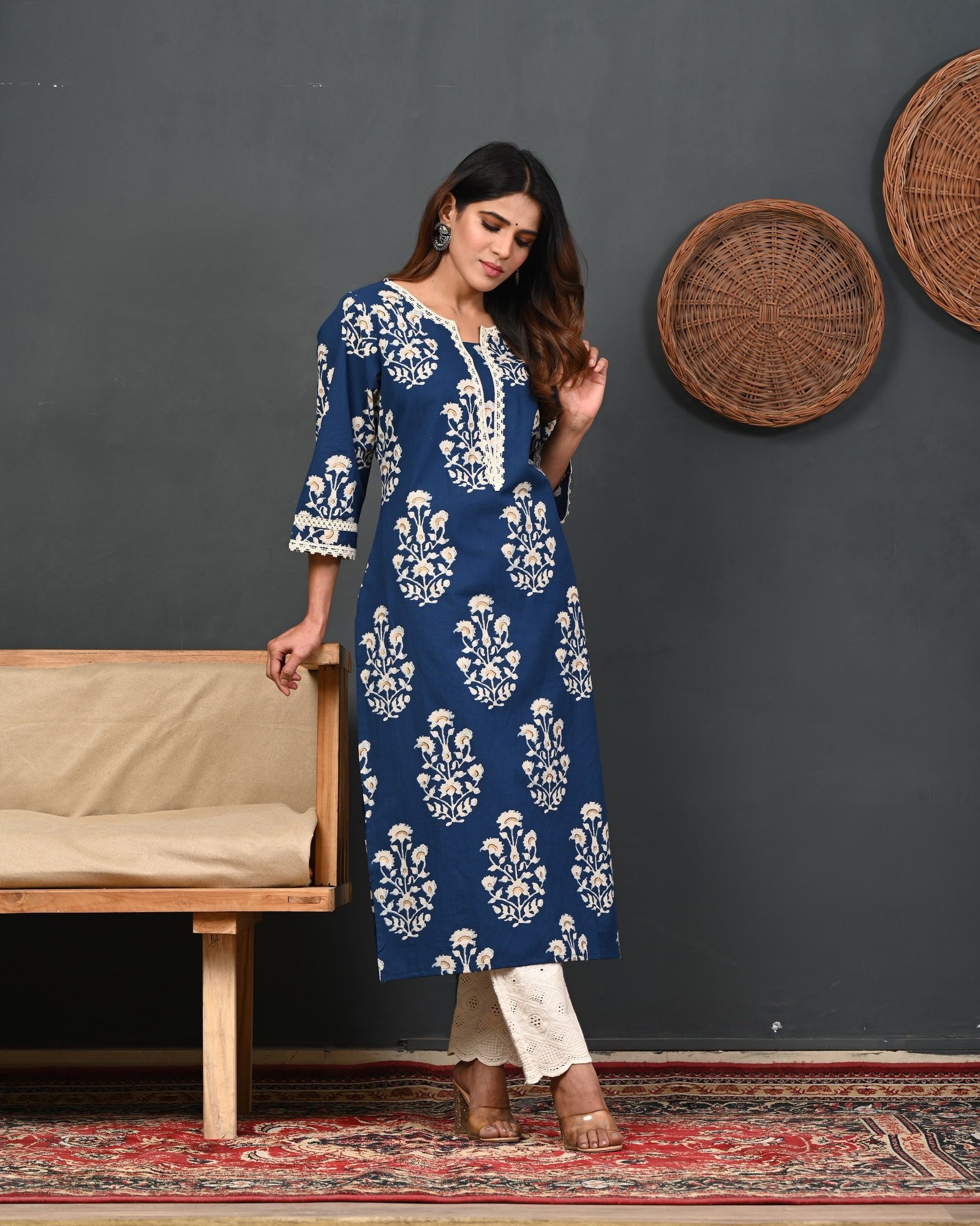 Floral Printed Notch-Neck Straight Kurta - Image 4