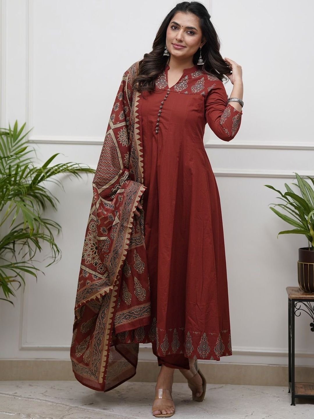 Aaghnya Women Ethnic Motifs Printed Panelled Kurta with Trousers & With Dupatta