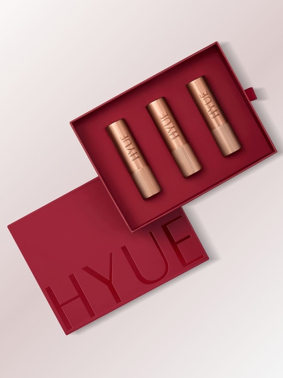 HYUE HYUE Velvette Kiss Gift Set - In Berries - Feather Light and Powder Mattte Finish