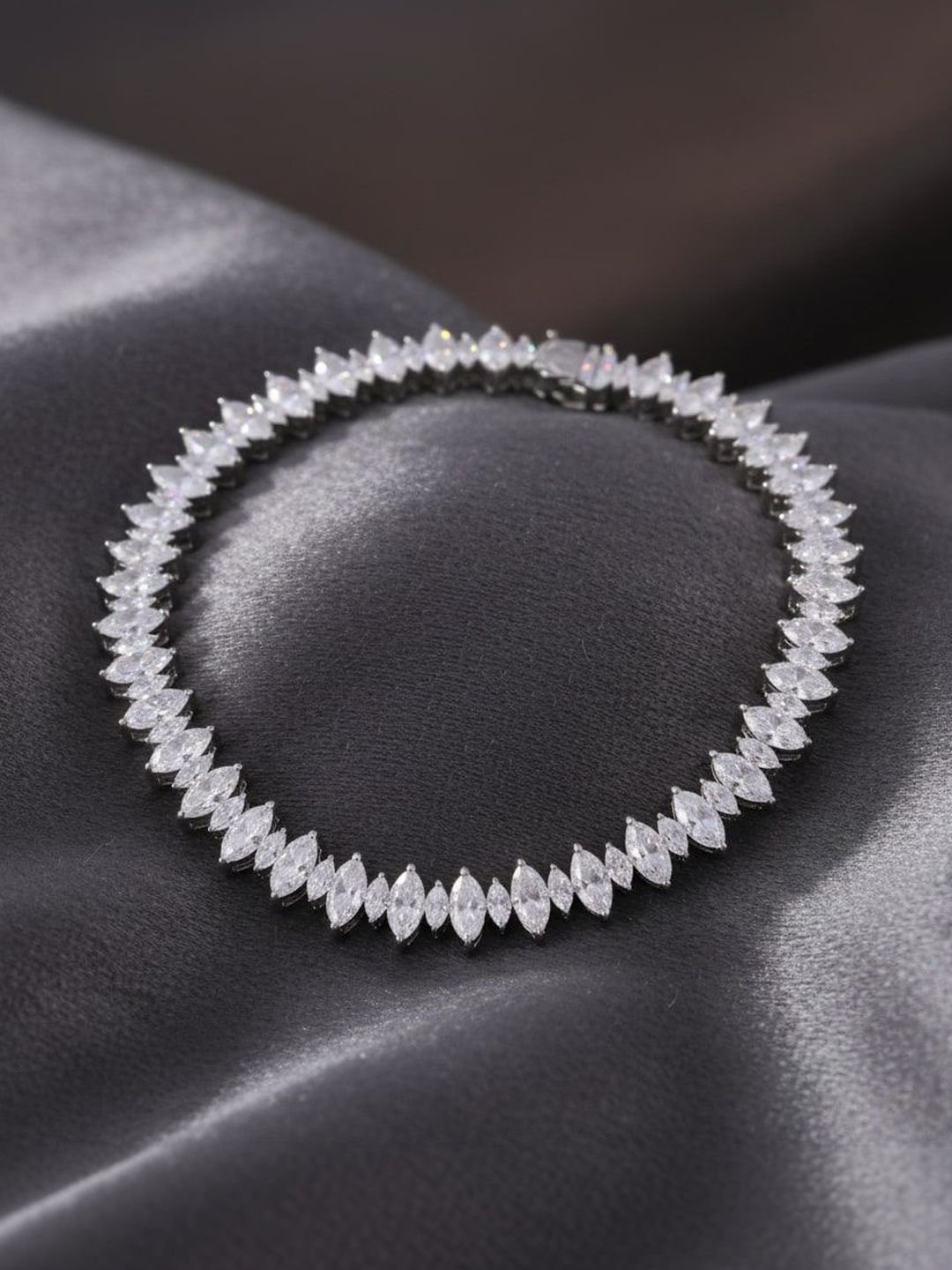 JOY & SHINE Women Sterling Silver Cubic Zirconia Silver-Plated Link Bracelet