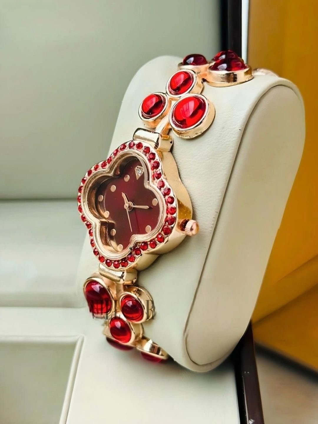 EVRGLOW Women Embellished Dial & Stainless Steel Bracelet Style Straps Analogue Watch ERW-30 RED
