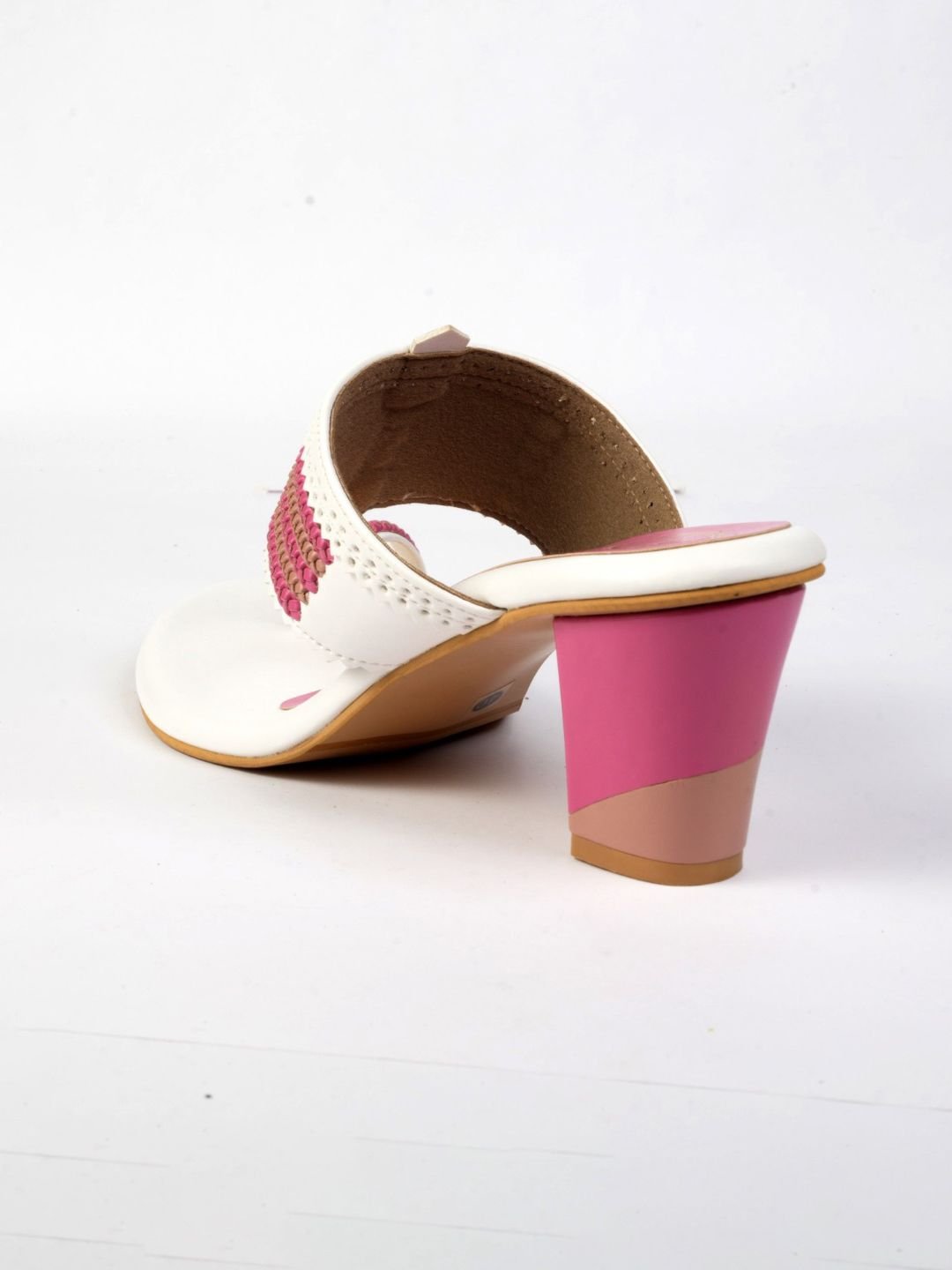 Dhaga Women White and Brown Pink Kolhapuri - Image 4