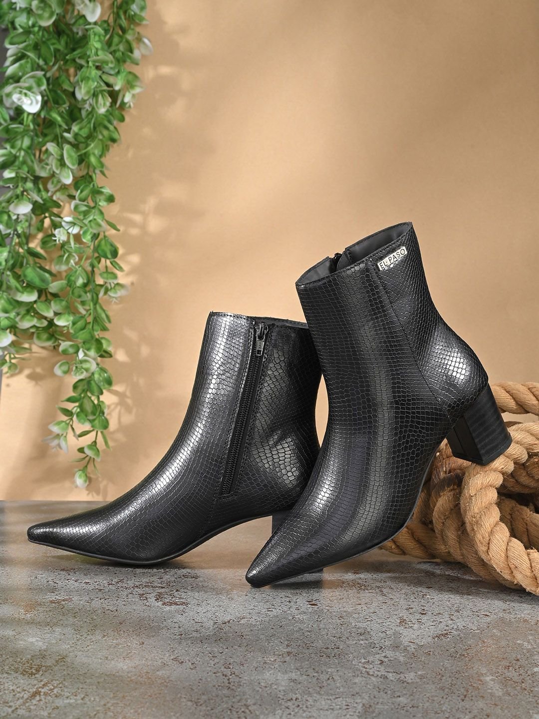 El Paso Women Block-Heeled Chelsea Boots