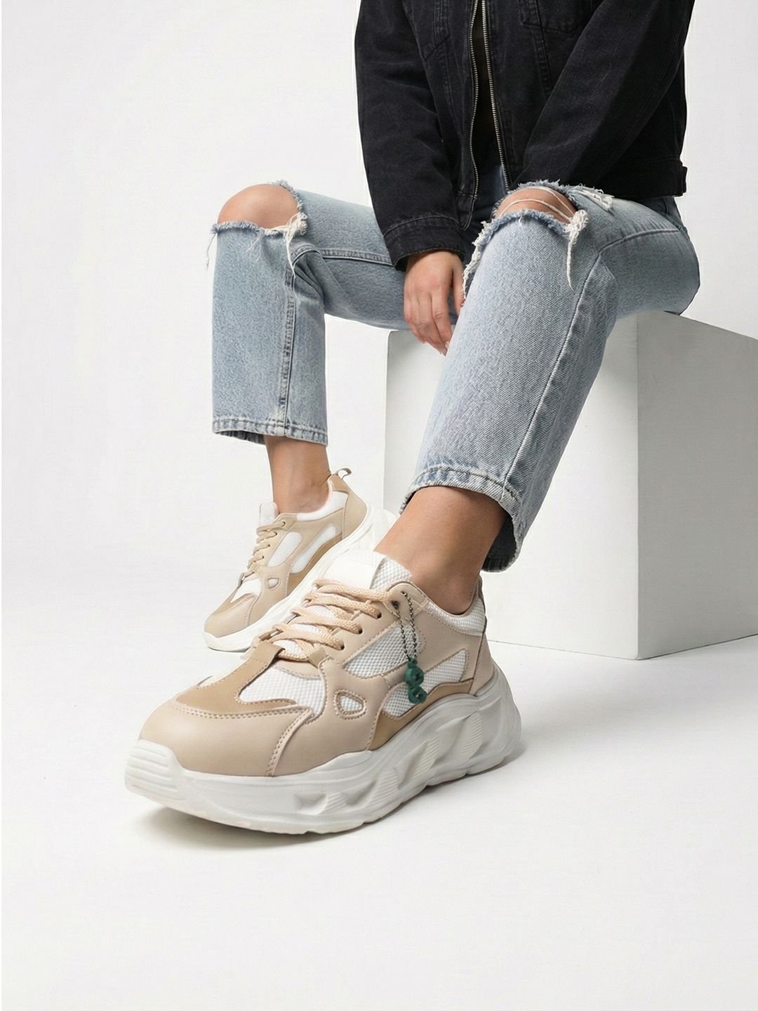 glitchez Women Colourblocked Chunky Sole Sneakers