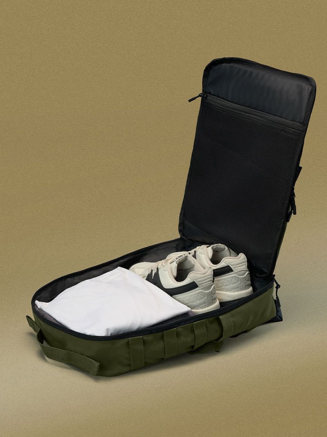 The Souled Store Unisex Top Gun Maverick Travel Duffle Overnighter Bag - Image 4