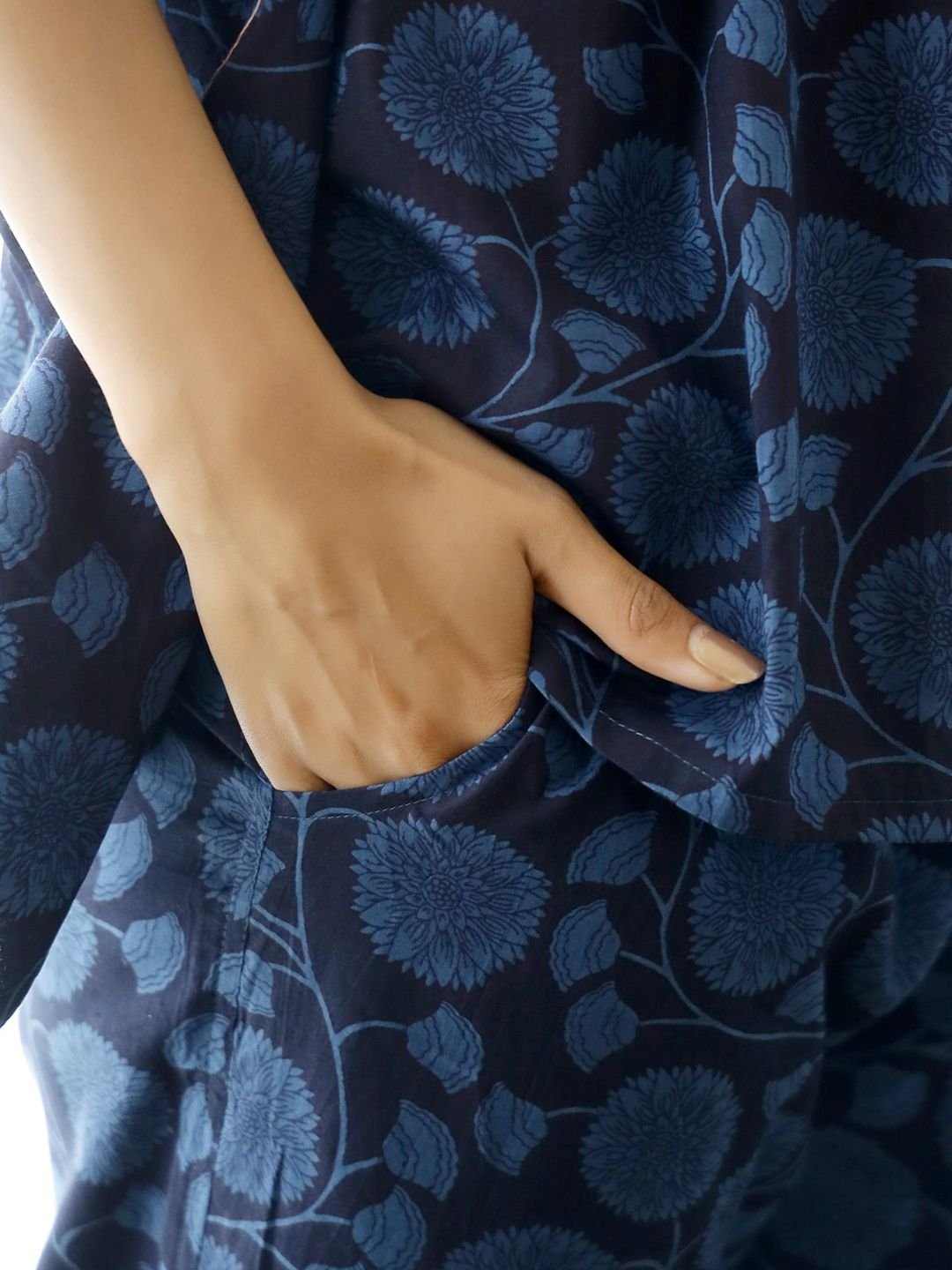 SANSKRUTIHOMES SANSKRUTIHOMES Women Navy Blue Printed Pure Cotton Night suit - Image 3