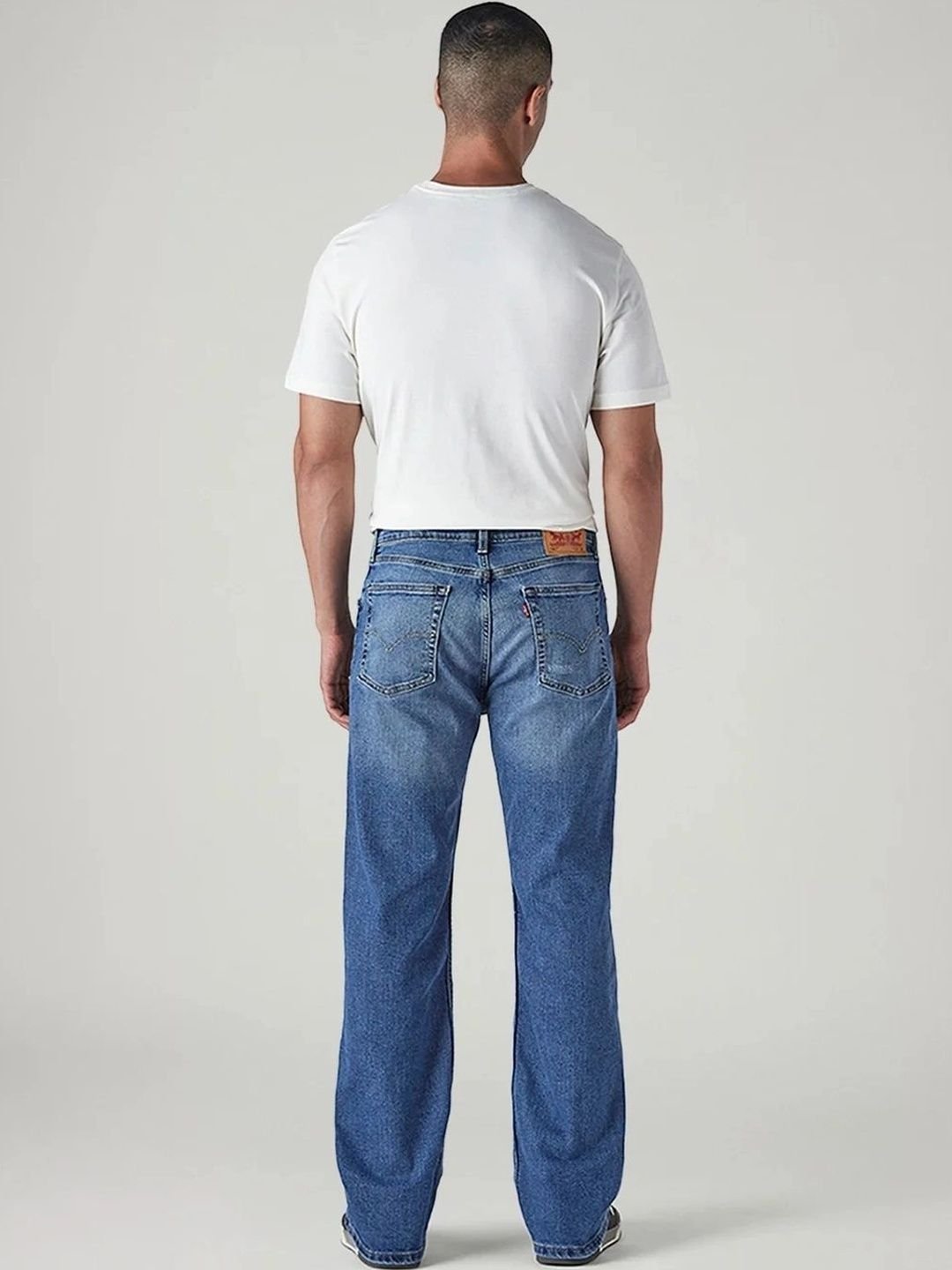 Men Classic Bootcut Mid-Rise Low Distress Light Fade Stretchable Jeans - Image 3