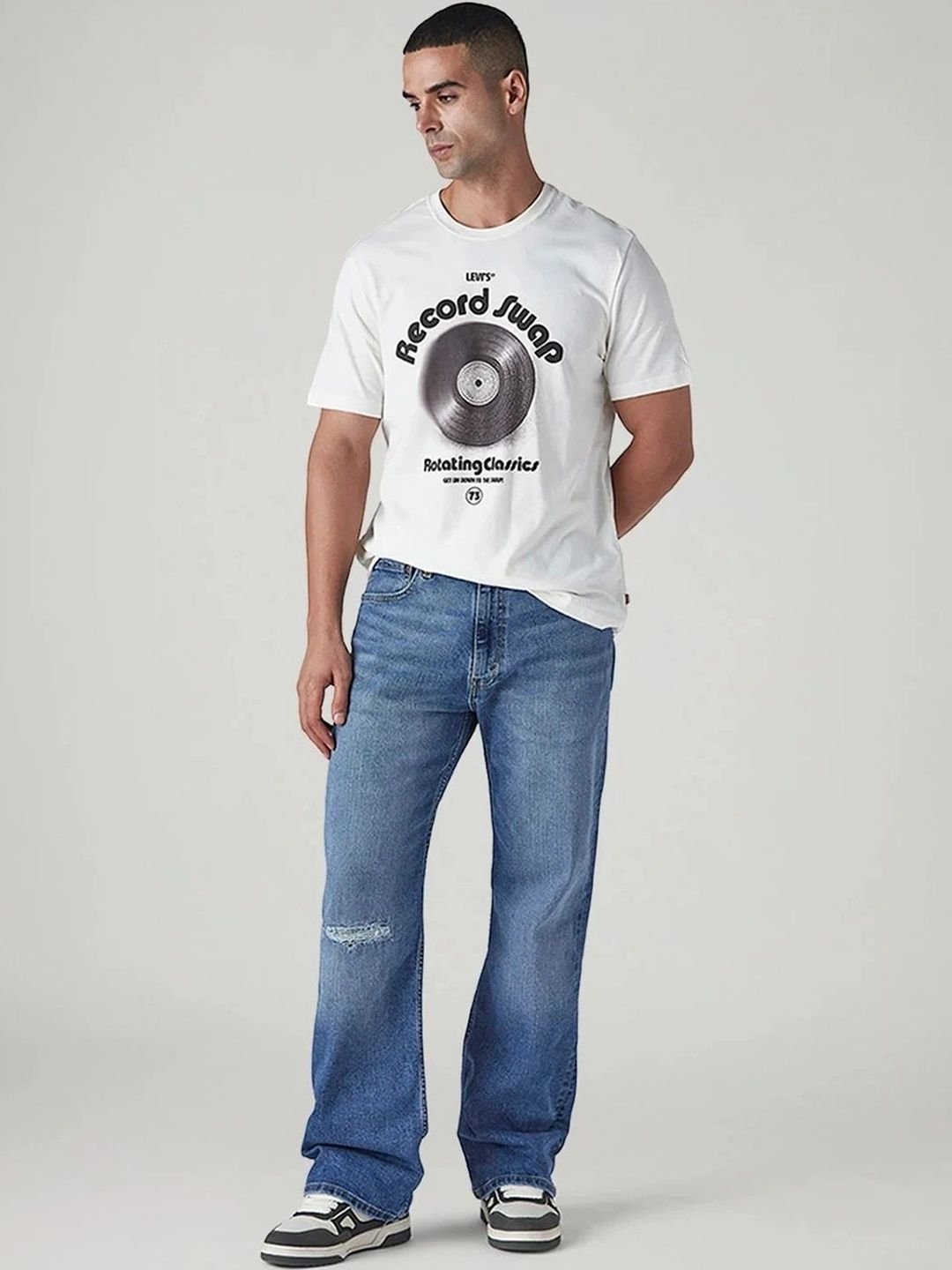 Men Classic Bootcut Mid-Rise Low Distress Light Fade Stretchable Jeans - Image 6