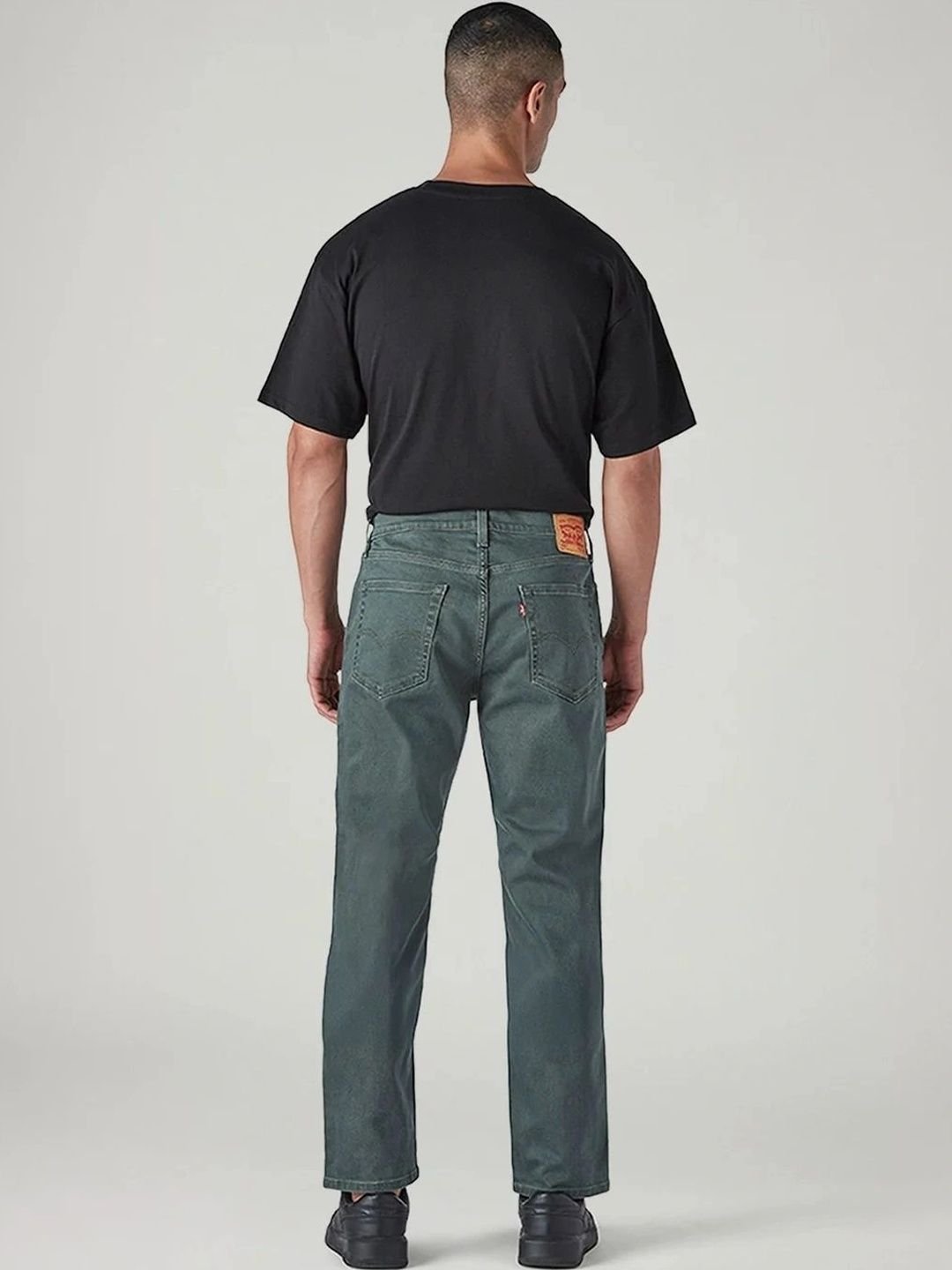 Men Classic Tapered Fit Mid-Rise Light Fade Stretchable Jeans - Image 3