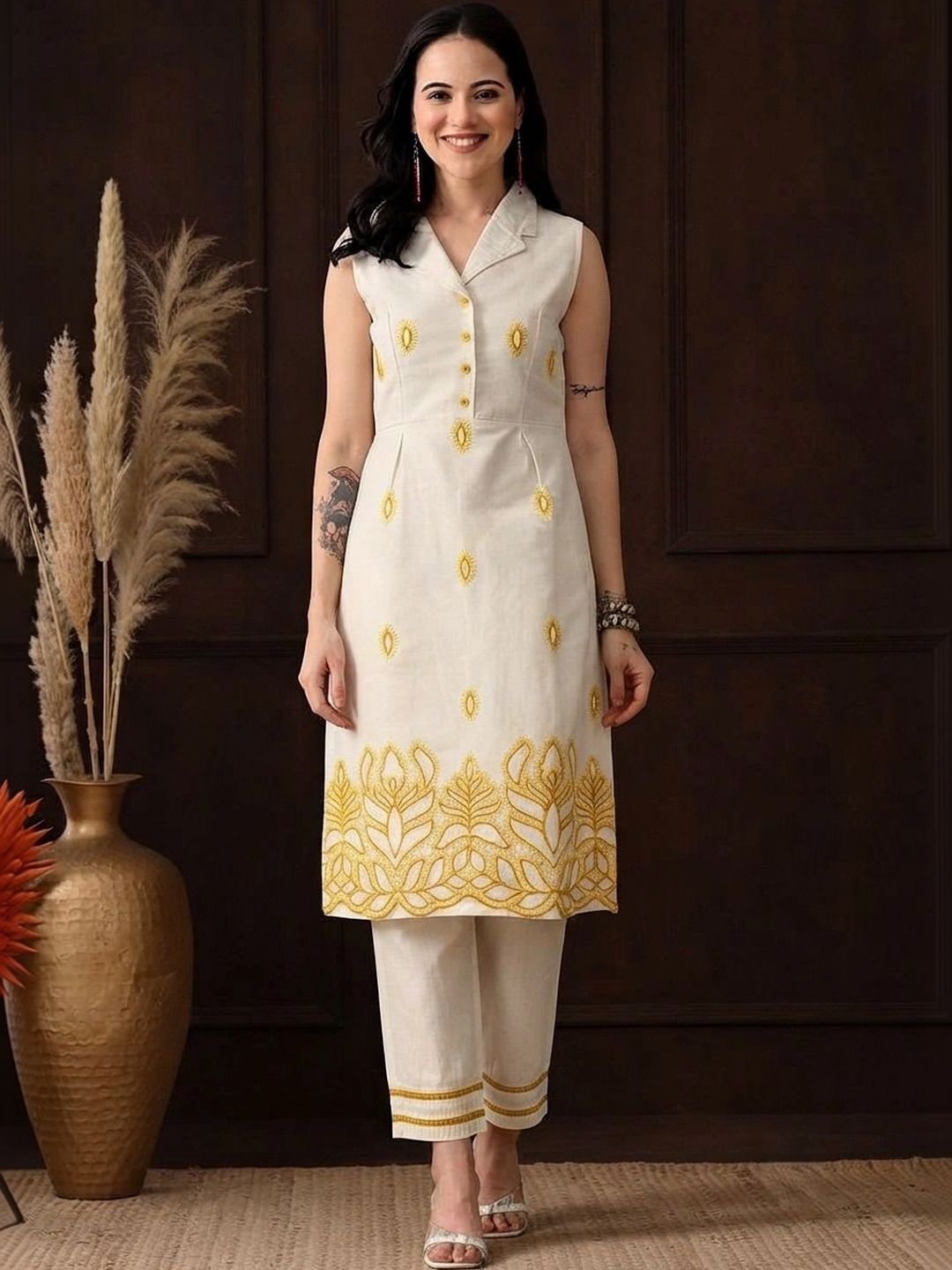 Women Ethnic Motifs Embroidered Regular Thread Work Pure Cotton Kurta with Trousers