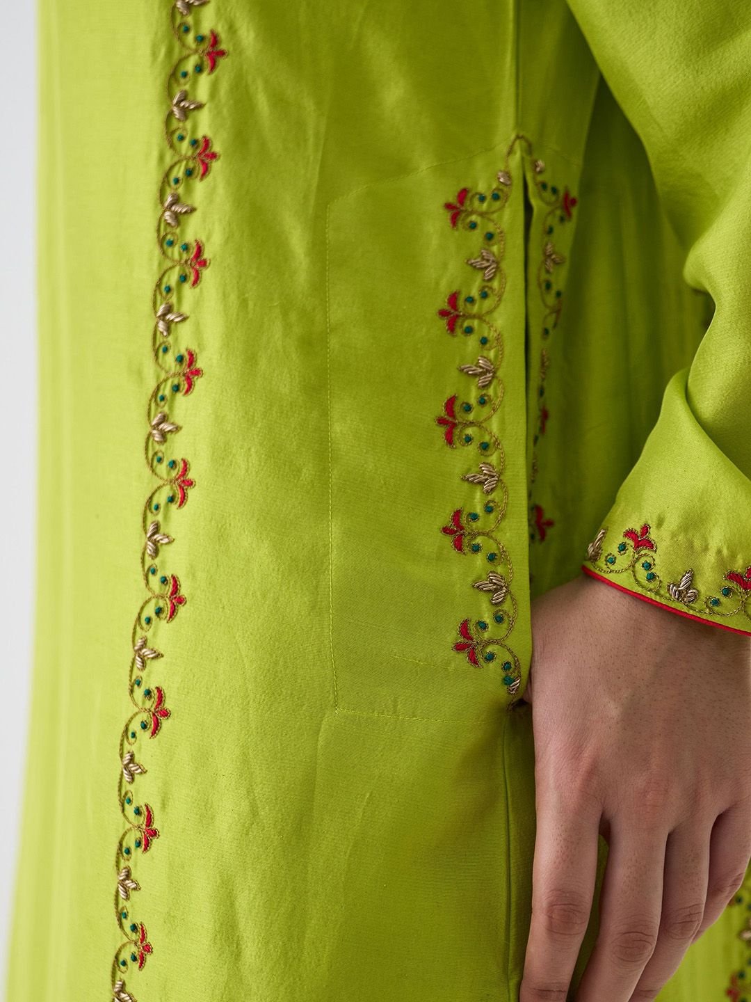 Women Ethnic Motifs Embroidered Regular Thread Work Dupion Silk Kurta with Trousers & With - Image 6