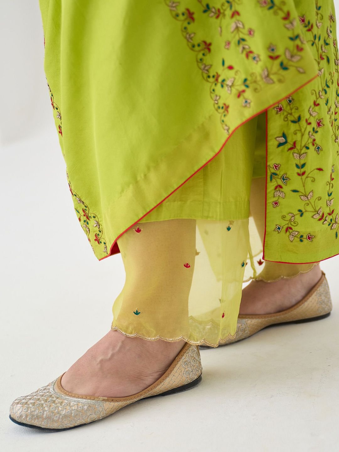 Women Ethnic Motifs Embroidered Regular Thread Work Dupion Silk Kurta with Trousers & With - Image 7
