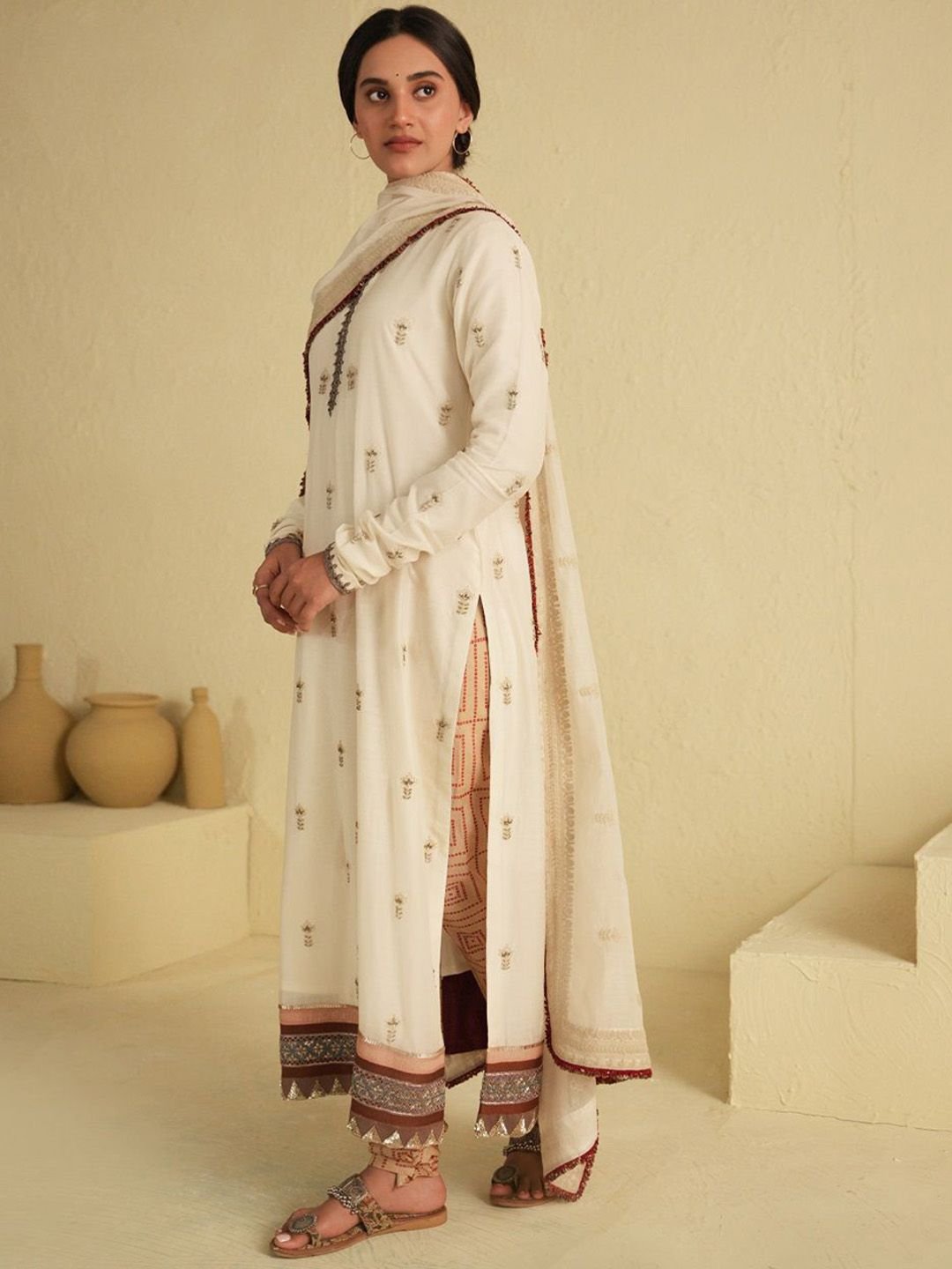 Floral Embroidered Beads and Stones Kurta With Churidar & Dupatta - Image 5