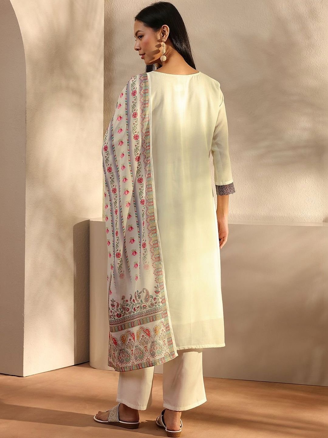 White Floral Printed Straight Suit Set With Dupatta - Image 4