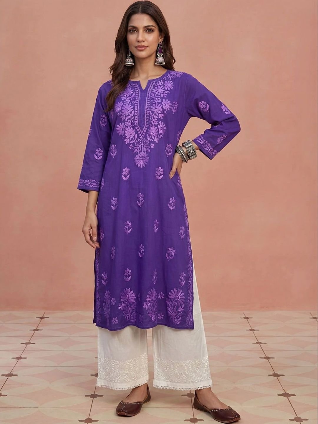Women Embroidered Chikankari Kurta