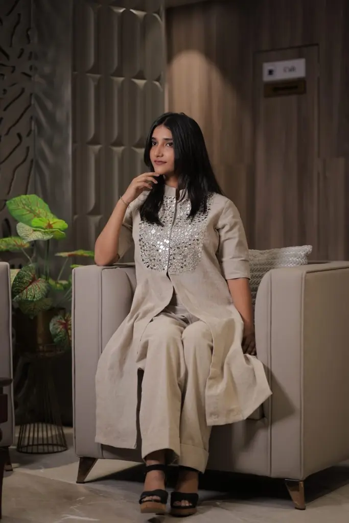 Grey beige linen kurta pant set - Image 4